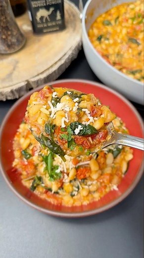 Creamy Tuscan White Bean Skillet #whitebeans #healthyrecipes #veganrecipes #onepanrecipe #easyrecipe