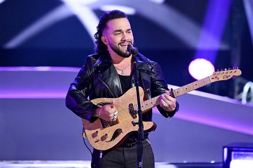 Elias Gomez's "Lonely Teardrops" Jackie Wilson Cover Made Bublé Instantly Stand Up