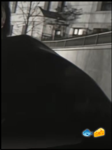 Xinxin và Dư Nhi trong Trò Chơi Xé Bảng Tên