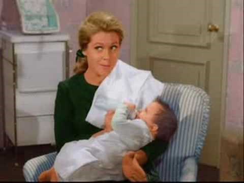 Samantha sings to Tabitha - BEWITCHED