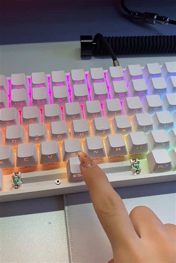 Who the hell changed my key bindings?🥲#keyboard #fyp #zornher #trending #foryoulage #foryoulage #asmr #fypシ゚viral #zh100