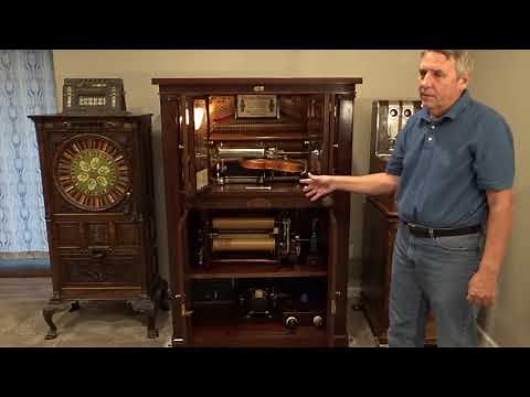 Mills Violano Virtuoso. A machine that plays the piano and violin at the same time.