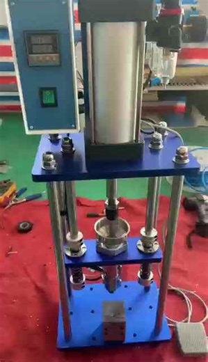 Mini Desktop Vertical Injection Molding Machine, USB Charging Head Small Plastic Molding Machine for 20g Plastic 220V