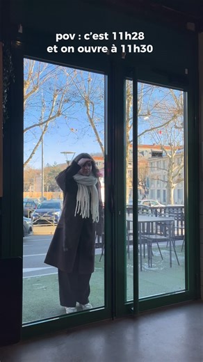 Dino Food 🦖 on Instagram: "On vous adore quand même ! 🦖😂#dinofood #lepuyenvelay #burger #humour"