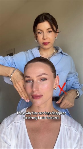 Valeriya Crespi on Instagram: "Small earrings often sit there quietly… and visually, they do nothing. They don’t frame the face. They don’t balance the proportions. They simply disappear. And then we think: “Maybe earrings just don’t suit me.” In reality, it’s usually a scale issue. The moment you choose earrings with more body, the face softens, the look feels intentional, and everything connects together. Right piece. Right size. Completely different result. If you’re not sure what size works