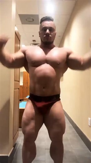 Über Masculine on Instagram: "Elliott Dermond . . . #muscle #stud #musclegod #worship #muscleworship #manly #men #hunk #flex #bodybuilding #pose #biceps #pecs #abs #quads #bouldershoulders #testosterone #alphamale #alphamuscle #instafollow #musclepower #flexfriday #gym #gymlife #fitness #fit #gymmotivation #bodybuilder #musclepower #musclemass"