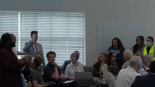 Yamacraw Village housing meeting ends in protests