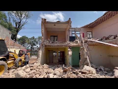 How to demolish a house