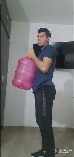 Manejo de Cargas (técnica para levantar, transportar y colocar un garrafon de agua)