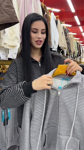 NEW BRAND LADY 🥰 on Instagram: "👸NEW BRAND LADY👸 🔥🔥HOZIRGI MAVSUMGA MOS 2025 BRAND KIYIMLAR 🔥🔥 👑New Brand Lady👑 Sifatni qadrlaydiganlar uchun❗️ ➡️Manzil: Navoiy shahar, yangi bozor “Markaz” 2-qavatida 🏪Call +998-87-811-11-99 Admin @pari_al1movna Telegram Instagram"