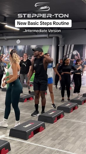 Chose to add a few extra steps to the last basic step routine and the wholr class enjoyed it more #fypシ #foryoupage #stepperton #hiphopstepaerobics #afrostep #funcardio #rihanna #ifitslovinthatyouwant