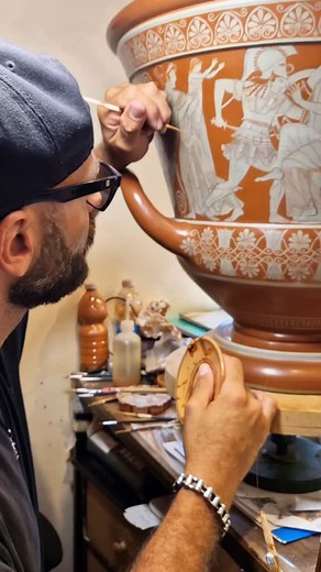 🏺🏺.. AT WORK..🏺🏺 #red #figure #big #krater #attic #style #pithos #ancient #art #master #sempresulpezzo | Pithos Ancient Reproductions