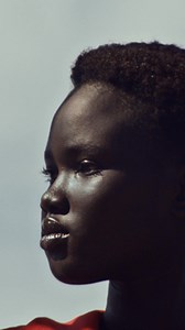 Christian Louboutin dévoile la collection Automne 2025 en dialogue avec l’artiste Otis Carey. Célébration raffinée de la nature et de l’expression chromatique, la collection est désormais disponible en boutique et en ligne. | Christian Louboutin | Facebook