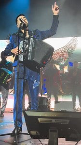 46K views · 3.5K reactions | SI SI ERES TU Los Parras en #losangeles ca ♥️♥️懶諾 Cesar Parra #CRISTHIANPARRA Carlos Parra No cuento con los derechos de la música | Fan Parra | Facebook