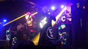 JOHN 5 Performs Live Medley Featuring Classics From RUSH, ZZ TOP, BLACK SABBATH, THE POLICE, METALLICA And More