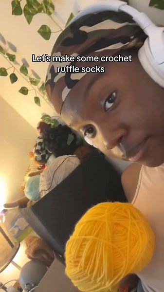 Crochet Ruffle Socks Tutorial