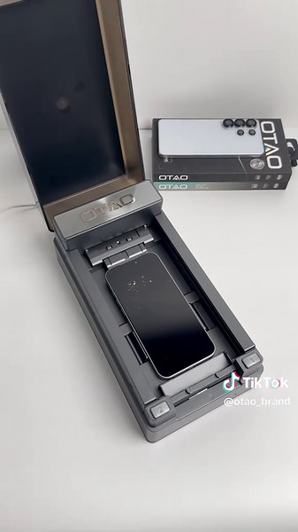 The automatic screen protector machine, hassle-free and labor-saving#screenprotector#iphone#iPhone17promax