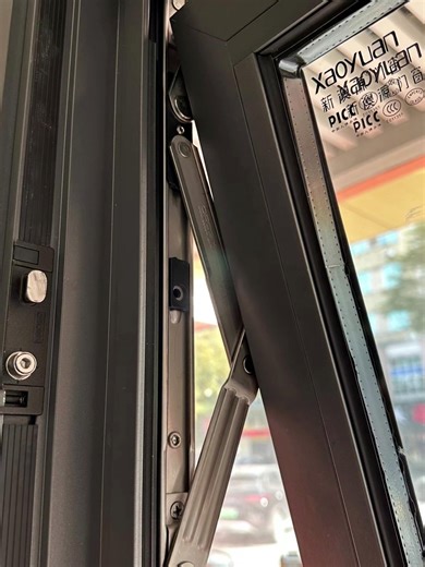 We are the source factory of China door and window hardware fittings. Welcome to consult.#windowhardware #winodws #system #OEM #minimalist