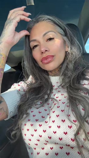 magda.SilverFox (@magda.silverfox)’s videos with One Hit Wonder - Se'Kret