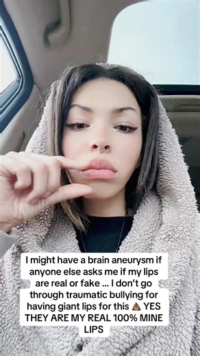 ⊹ ⁺ 𐔌 ᩧ ຼ ͡ ৯ ♡໒⁀ ᩧຼ ꒱ིྀ ⁺ ⊹ (@angelofcups)’s video of lips