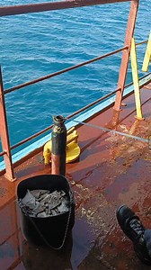 Sounding fuel oil, sounding is use to know the level of the tank to determine how much remaining inside the tank #fyp #SeafarersLifeOnboard #SeafarersPH #seamanslifeonboard #seamanslife #seafarersjob #sharingknowledge #Seafarer #SEAMAN | Mandaragat