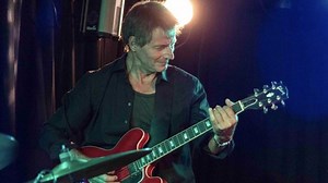 IJmondse muziekestafette dendert verder met 'lockdown' van gitarist Vincent Hiemstra