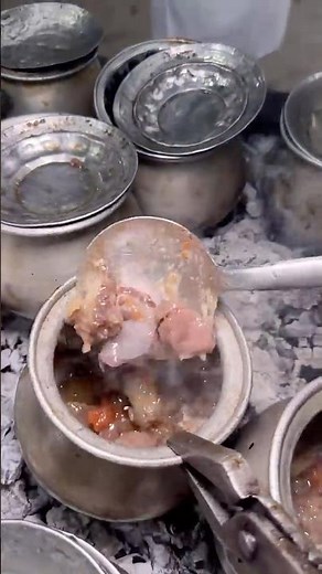 Slow-cooked Afghani Mutton Chainaki Making | Century Old Afghan Food