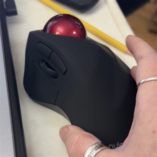 Watch Features of a wireless trackball mouse. on Amazon Live