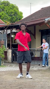 621K views · 10K reactions | A random Indonesian mom joined the dance #dancingvideos #reactionvideo #traveltheworld #couple #FacebookPage #facebookviral #jaymondy #trendingreel | Jaymondy | Facebook