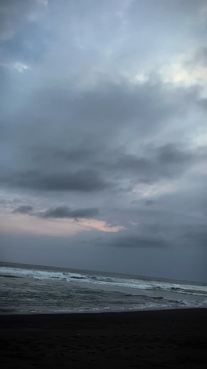 Main ke pantai ah 🗿🗿