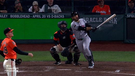 Eugenio Suárez hits an RBI single