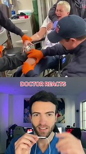 Kneecap dislocation 😱 | LifeOfADoctor