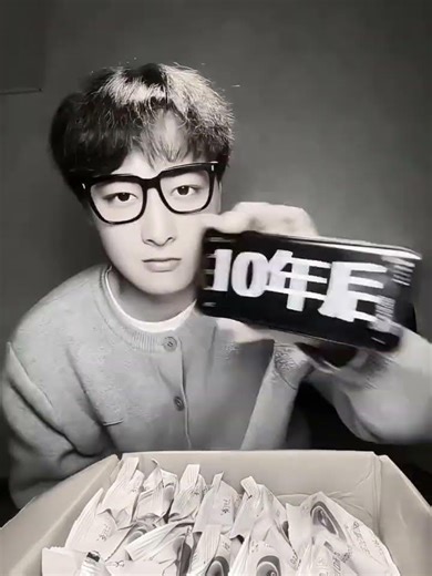 Title: Charlie Chaplin's Masterclass: Learn the Art of Comedy with Bejo! Futuan ShengqiaoF