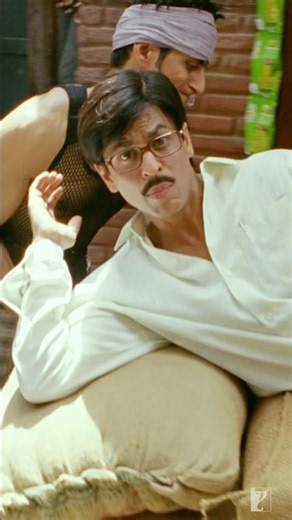 Falling in love #HauleHaule 🥰 | #ShahRukhKhan | #RomanticSong | #LoveStatus