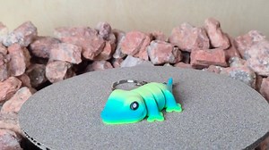 Cute Gecko Lizard Articulated Keychain Toy, Fun Multicolor 3D Printed, Keyring With Chain - Etsy