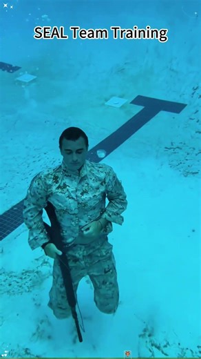 Underwater Navy Seals Training#navyseal #navysealtraining #BUDS #specops #usnavy