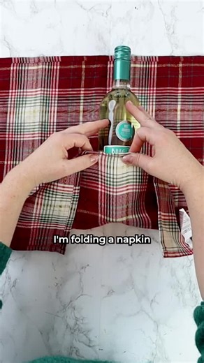 Easy Pleated Fabric Wine Bottle Wrap Ideas | Budget-Friendly Gift Wrapping