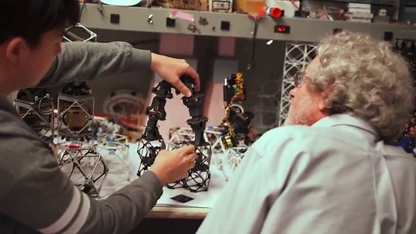 MIT Engineers Create Assembler Robots That Can Grow Bigger On Their Own