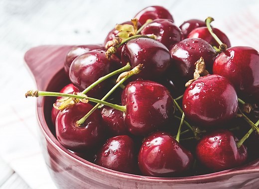 One Major Side Effect of Eating Cherries, Say Dietitians