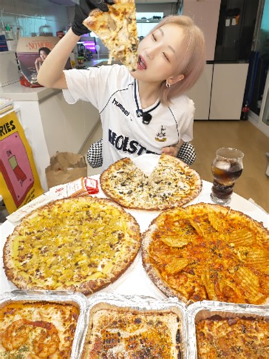 땡겨요로 주문한 노모어피자! 🍕 더 맛있게 먹는 꿀팁은 핫허니 소스🍯 매콤달콤 중독성 있는 미친 조합 ㅋㅋㅋㅋ 🍕 에멘탈 머쉬룸 피자 핫허니 소스 🍕 옥수수 새우 피자 · 스윗 고구마 피자 🎉 땡겨요 ‘천만고객 달성 감사제’도 앱에서 확인! #땡겨요 #노모어피자 #핫허니소스 #먹방 #mukbang