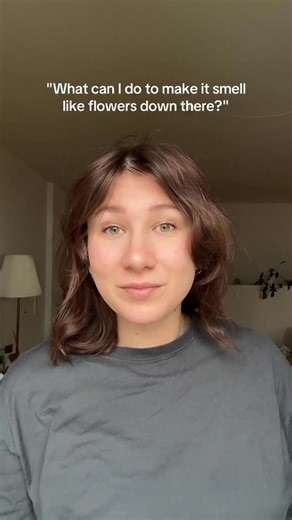 Leonie on Instagram: "“What can I do so it smells like flowers down there?” Nothing, babe, because she’s not supposed to. You’ve got a 🐱, not a bouquet. But if you wanna take care of her, here’s what I’d recommend: 🍃 Go for cotton undies 🚿 No soap or anything inside 👚 Change out of sweaty clothes, even if you’re tired 🧼 Use pH-balanced products if anything at all 👃 And if the smell feels off: go see your gyn Follow for more 🐱 and s3ggs tips 🤍"