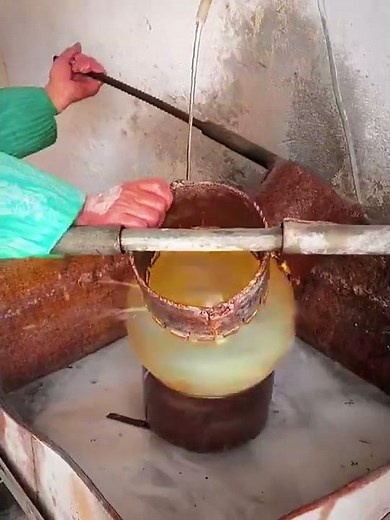 The making of a crystal ball- Good tools and machinery make work easy