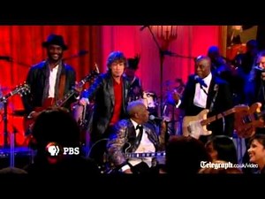 Barack Obama sings 'Sweet Home Chicago' at White House concert