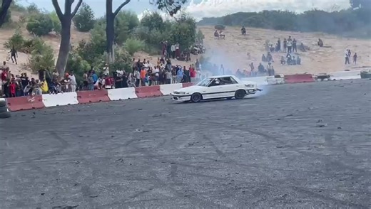 mention the driver 💨 cause his on fire 🥵🔥 #safeenvironment #fyppppppppppppppppppppppppppppppppppp #spinning #ani_brandt #skyline @