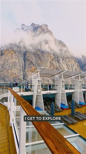 I live on a cruise ship for 280 days as a magician