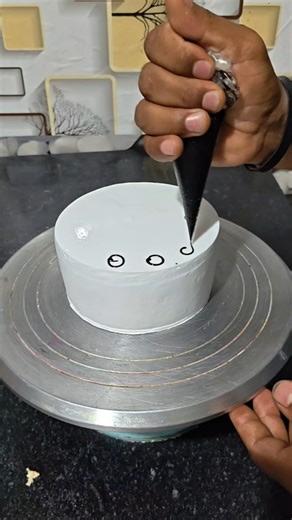very simple cake design #cake #trending #youtubeshorts #shortvideo #short #ytshorts #viral #anaya