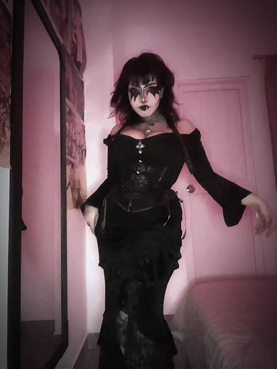 Gothic Vampire Makeup Tutorial for Beginners