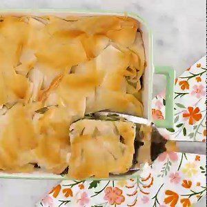 4.3K views · 104 reactions | Whether it's sweet or savory, there is a pie recipe for every occasion this season. Shop all the bakeware you need to prepare for holiday get-togethers in Martha's Harvest Cookware Collection, available at Macy's: https://mcys.co/3CD7kdn | Martha Stewart | Facebook