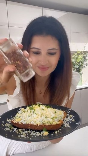 Nisha Parmar | T O A S T - it’s a big deal! Are you team SWEET or SAVOURY? Try out my 2 toast toppings below this weekend. TEAM SAVOURY - Smashed Avo &... | Instagram