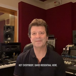 Music director and keyboardist David Rosenthal shares his memory of one of his first gigs with Billy at the Boston Garden. | Billy Joel